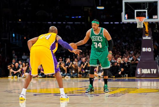 NBA-塔图姆补篮绝杀湖人，凯尔特人终结对手10连胜登顶西部引热议